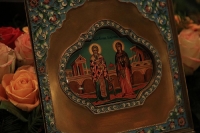 Сестры монастыря поклонились прибышим в Екатеринбург святыням