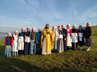 12 - 13 июля святую гору Сарсинскую посетили сестры милосердия с протоиереем Евгением Попиченко