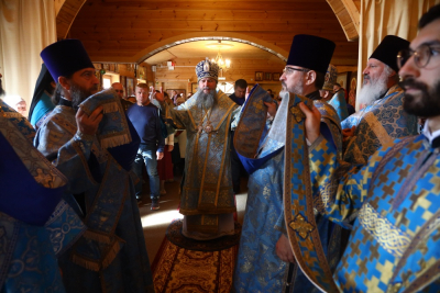 Митрополит Евгений совершил Божественную литургию в Боголюбском женском монастыре